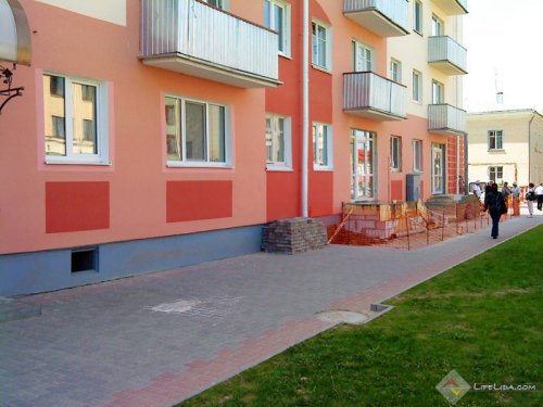 В жилом доме откроют магазин и офис (фото)