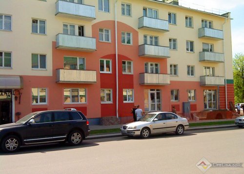 В жилом доме откроют магазин и офис (фото)