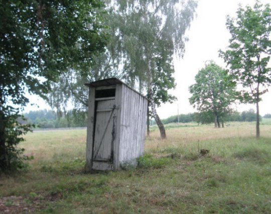 Туристы, приезжающие в усадьбу Огинских в агрогородке Залесье не задерживаются – негде и незачем