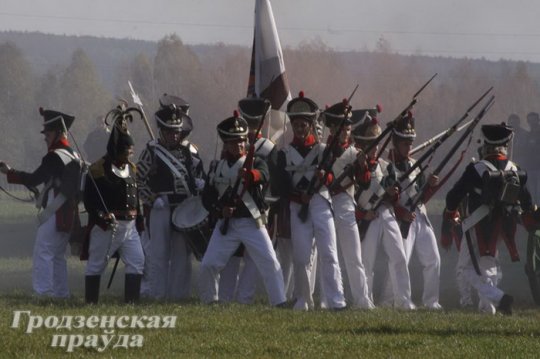 В Слонимском районе прошла масштабная реконструкция: на поле встретились солдаты сразу трех воин