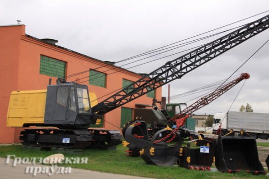Экспозиция раритетной мелиоративной техники появилась в Скиделе