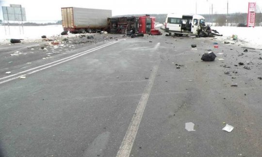 Микроавтобус столкнулся с фурой в Ошмянском районе (ФОТО)