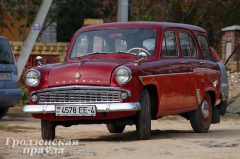Гродненец решил восстановить ретромобиль 1962 года выпуска, чтобы подарить его жене