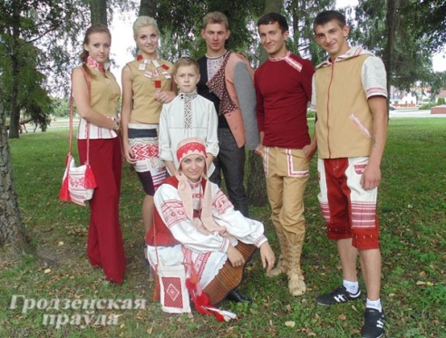 Дизайнер из Лиды создала коллекцию молодежной одежды в белорусском национальном стиле