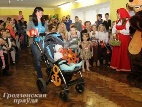 В Гродно прошел парад детских колясок (ФОТО)