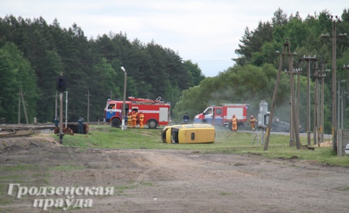 Маршрутка столкнулась с грузовым поездом: произошла утечка аммиака