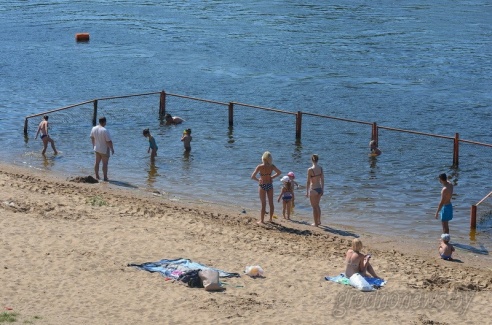 Жара в городе: гродненцы спасаются, как могут (ФОТОРЕПОРТАЖ)