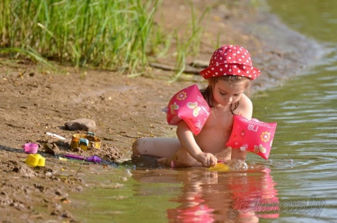 Жара в городе: гродненцы спасаются, как могут (ФОТОРЕПОРТАЖ)