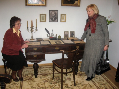 «Знакомые поздравляли меня моими же стихами, не зная, кто их автор». Интервью с председателем Гродненского областного отделения Союза писателей Беларуси Людмилой Кебич