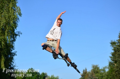 Как высоко можно прыгнуть на джамперах?