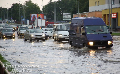 Фотофакт: сильный ливень затопил Гродно
