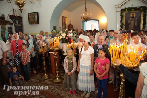 Паломники поклонились чудотворной иконе Божией Матери Раковичской