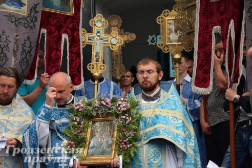 Паломники поклонились чудотворной иконе Божией Матери Раковичской