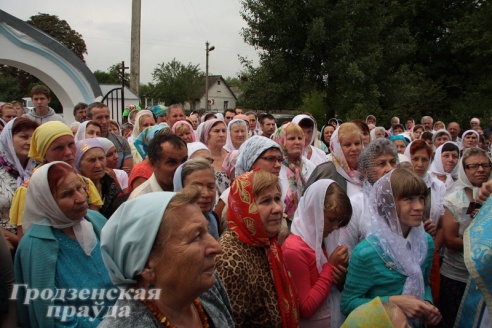 Паломники поклонились чудотворной иконе Божией Матери Раковичской