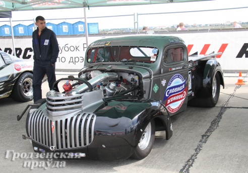 В гродненском аэропорту прошли крупнейшие в Беларуси соревнования по дрэг-рейсингу