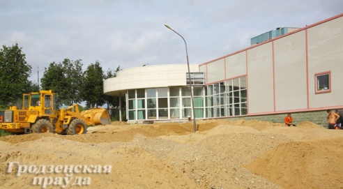 Когда на Дзержинского откроют фабрику джинсовой одежды, а в Южном - магазин стройматериалов?