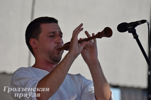 На улице Советской в Гродно устроили средневековую дискотеку