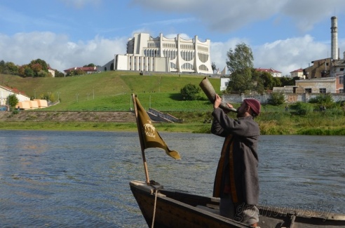 Фоторепортаж: по Неману в Гродно приплыли «варяги»