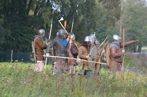 Фоторепортаж: по Неману в Гродно приплыли «варяги»