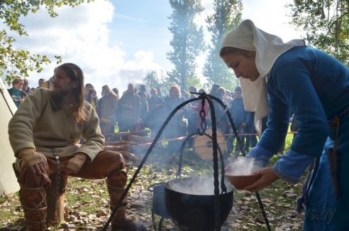 Фоторепортаж: по Неману в Гродно приплыли «варяги»