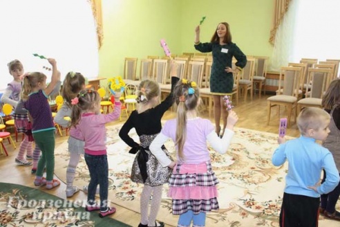 В Островце торжественно открыли гимназию и ясли-сад