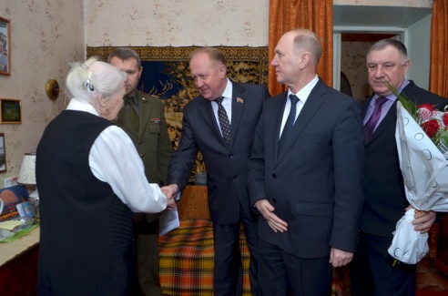 На Гродненщине первые юбилейные медали к 70-летию Победы вручили ветеранам