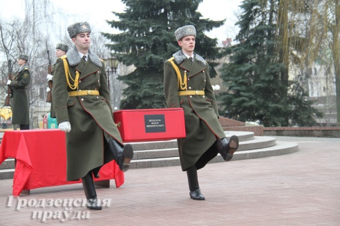 Останки красноармейца передали из Гродно в Россию