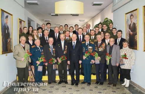 В Гродно ветеранам войны и узникам концлагерей вручили юбилейные медали