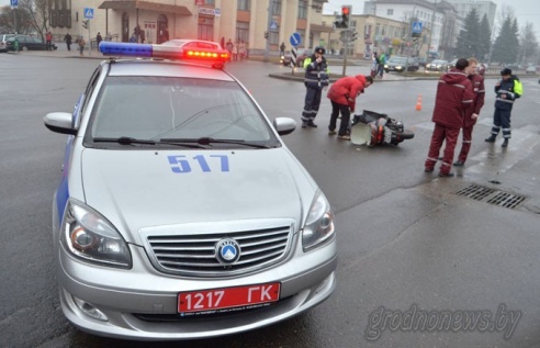 Сезон открыт: в Гродно произошла первая авария с участием скутера