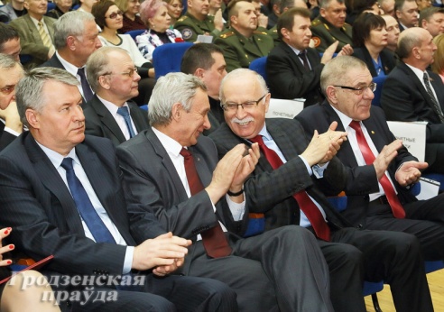 ГрГУ имени Янки Купалы принимает поздравления с 75-летием