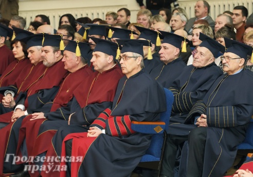 ГрГУ имени Янки Купалы принимает поздравления с 75-летием