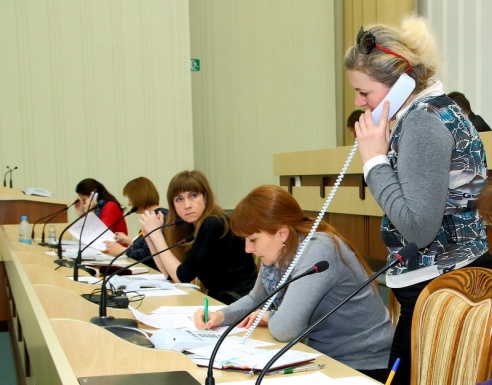 Прямую телефонную линию провела заместитель председателя облисполкома Елена Агей