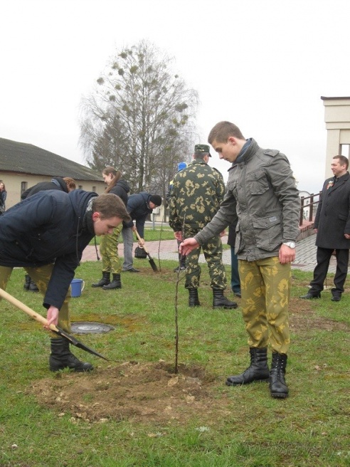 Пограничники вышли на субботник