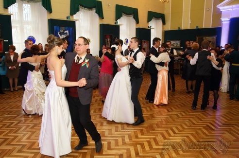 Благотворительный бал поколений, посвященный 70-летию Великой Победы, прошел в Гродно