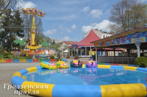 В Гродно можно прокатиться на Роллс-ройсе и американских горках