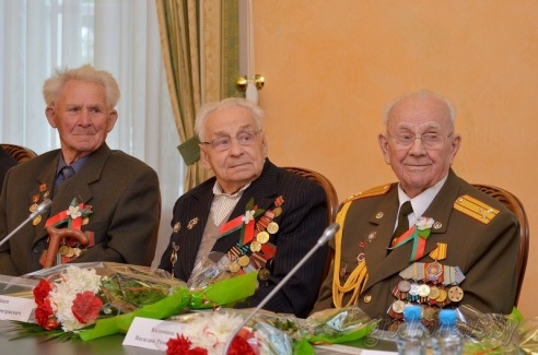 В Гродненском облисполкоме чествовали ветеранов