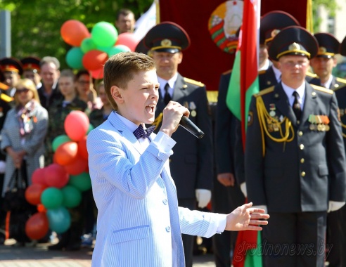 В Гродно отпраздновали День государственного герба и государственного флага Республики Беларусь