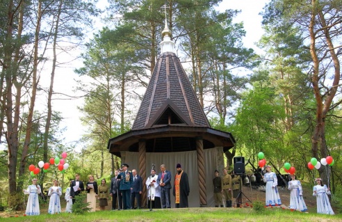 Памятный знак в честь погибших защитников Отечества установлен в историко-культурном комплексе «Гродненская крепость. Партизанский лагерь»