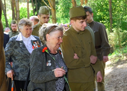Памятный знак в честь погибших защитников Отечества установлен в историко-культурном комплексе «Гродненская крепость. Партизанский лагерь»