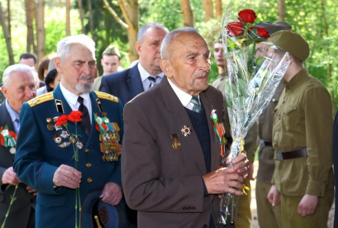 Памятный знак в честь погибших защитников Отечества установлен в историко-культурном комплексе «Гродненская крепость. Партизанский лагерь»