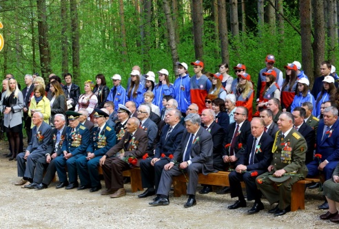 Памятный знак в честь погибших защитников Отечества установлен в историко-культурном комплексе «Гродненская крепость. Партизанский лагерь»