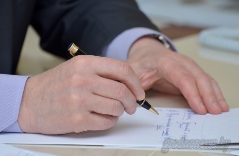 Председатель областного исполнительного комитета Владимир Кравцов ответил на вопросы жителей Гродненщины во время прямой телефонной линии