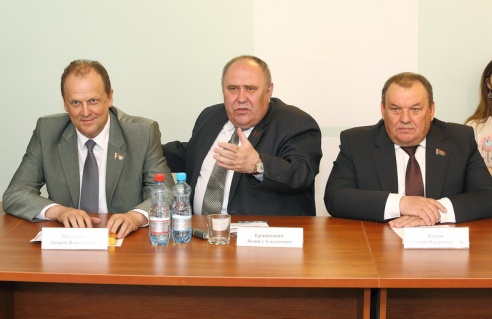 Круглый стол с участием председателя облисполкома и депутатов Палаты представителей прошел в редакции «Гродзенскай праўды»