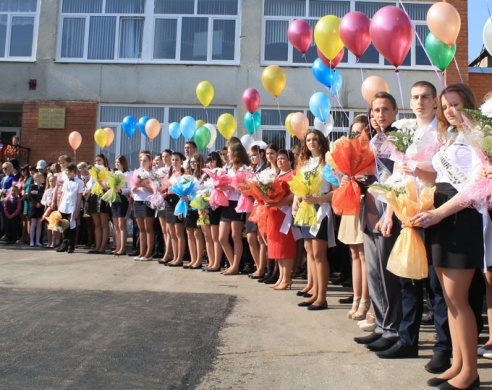 В школах области прозвенел последний звонок