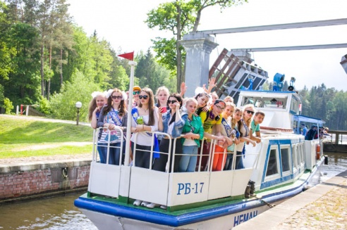 В школах области прозвенел последний звонок