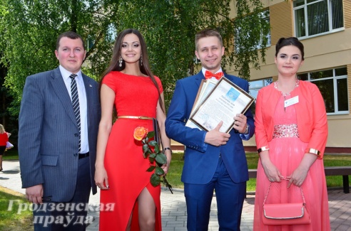 Лучших выпускников ГрГУ имени Янки Купалы пригласили на ректорский бал