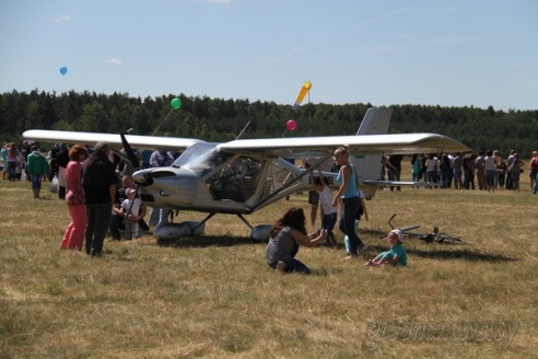 На авиационный фестиваль в Гродно прилетело 6 самолетов, вертолет и автожир