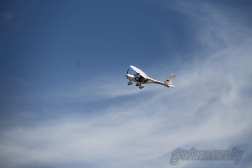 На авиационный фестиваль в Гродно прилетело 6 самолетов, вертолет и автожир