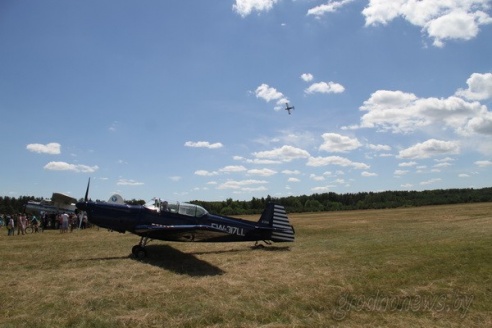 На авиационный фестиваль в Гродно прилетело 6 самолетов, вертолет и автожир