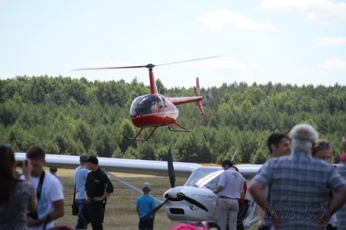 На авиационный фестиваль в Гродно прилетело 6 самолетов, вертолет и автожир